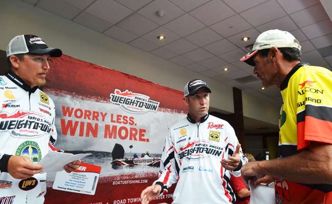 <p>
	Angler Brian Ward discusses the BoatUS Weigh to Win program with pro staffers Jimmy Mason and Aaron McManaway</p>
