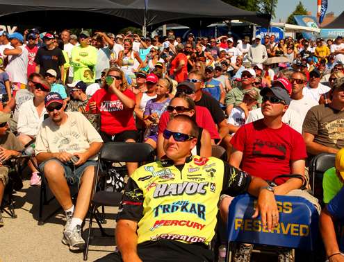 Skeet Reese kicked back with the crowd to watch the final anglers weigh in. 
