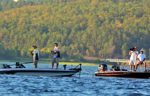 <p>
	The team from Murray State, Justin Graben and Vincent Campisano, began Day Two in 2nd place with 12 pounds, 10 ounces.</p>
