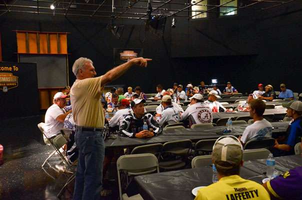 <p>
	B.A.S.S. co-owner Jerry McKinnis addresses the anglers and challenges them all to "take away one thing from each sponsor station they attend this evening."</p>

