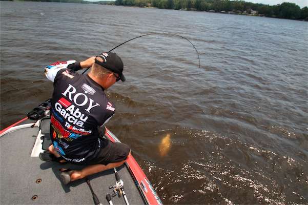 <p>
	<strong>12:25 p.m.</strong> Roy continues to battle the big lunker.</p>
