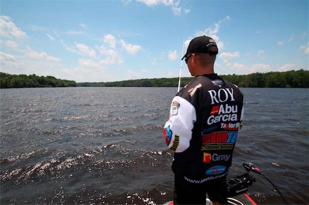 <p>
	<strong>1:06 p.m. </strong>The wind has picked up to 30 mph as Roy tries to score another big fish off the point where he caught a 4-2 and 7-2 earlier.</p>
