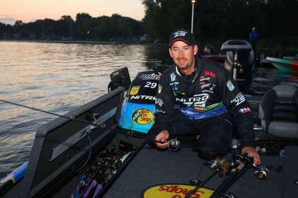 <p>
	 </p>
<p>
	Ott DeFoe gave Brent Chapman his strongest challenge for the AOY title. He made the Top 12 cut in seventh place with 43-7.</p>
