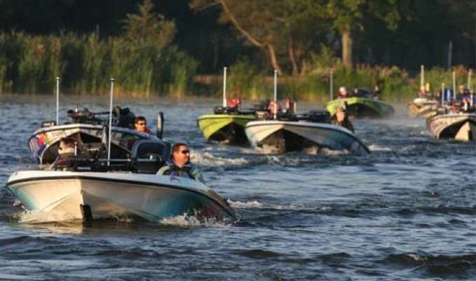 <p>
	 </p>
<p>
	Bernie Schultz leads a line of Elite anglers from the take-off points Thursday morning.</p>
