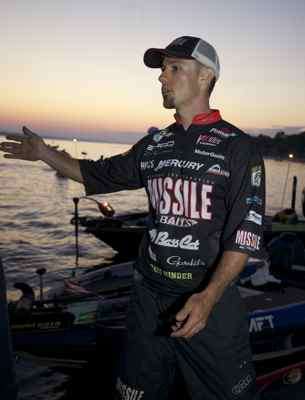 <p>
	John Crews was in 50th place after Day One at Oneida, but rallied to make the Top 12 cut in 11th place with 43 pounds, 1 ounce.</p>
