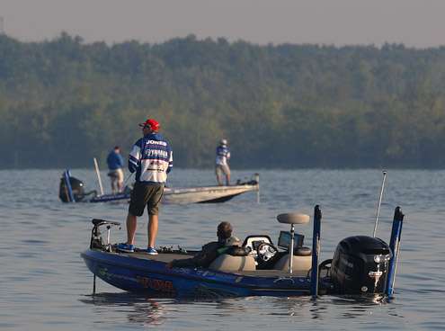 <p>
	Alton Jones and Chris Zaldain work the same area early on Day Two.</p>
