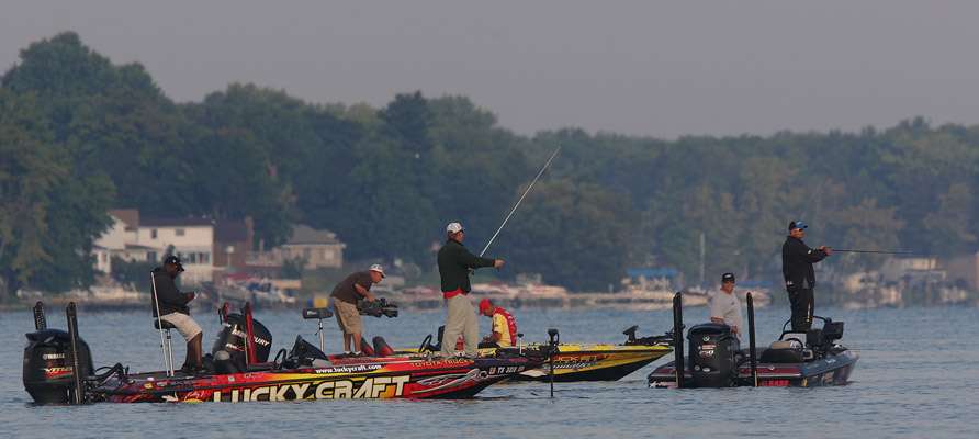 <p>
	Some anglers are clustering up on Oneida Lake.</p>
