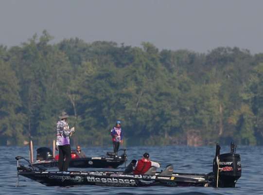 <p>
	 </p>
<p>
	Aaron Martens, currently 13th in the AOY race, is fishing within a castâs distance of Kotaro Kiriyama. </p>

