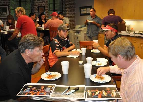 <p>
	The JM staff, Tommy Sanders and the college champs all gathered for lunch.</p>
