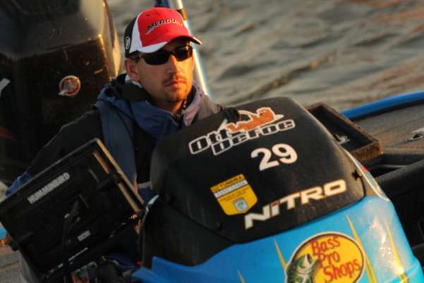 <p>
	Ott Defoe rides beside the dock as he looks to make up some ground and move up the leaderboard.</p>

