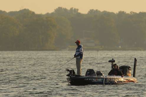 <p>
	B.A.S.S. tournament photographer Seigo Saito caught up with Todd Faircloth on Oneida Lake on Day Two of the Ramada Championship. The following photos document a portion of Faircloth's day.</p>
