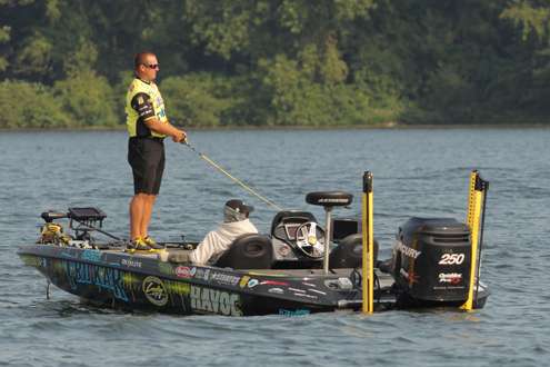 <p>
	Skeet Reese basks in the sun, hoping to improve on his 32nd-place standing after Day Two.</p>
