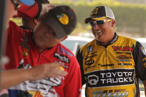 <p>
	Terry Scroggins talks with other anglers.</p>
