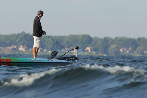 <p>
	Waves swell up around Schultz's boat.</p>

