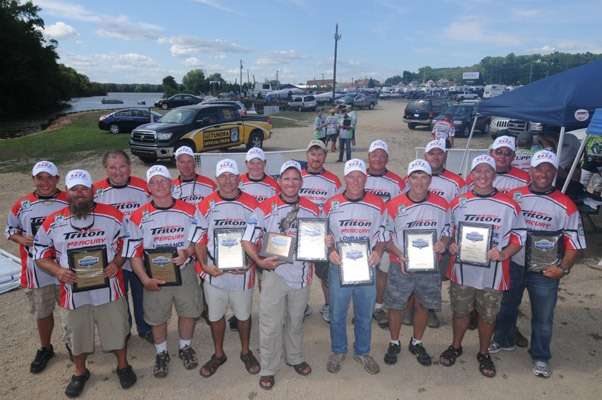 <p>
	The Iowa team won its second straight Northern Divisional on the Mississippi River.</p>
