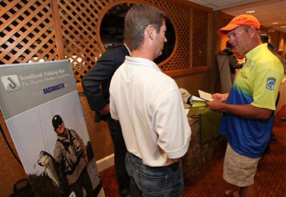 <p>
	Elite Series angler Stephen Kennedy talks to the folks at ScoutLook. </p>
