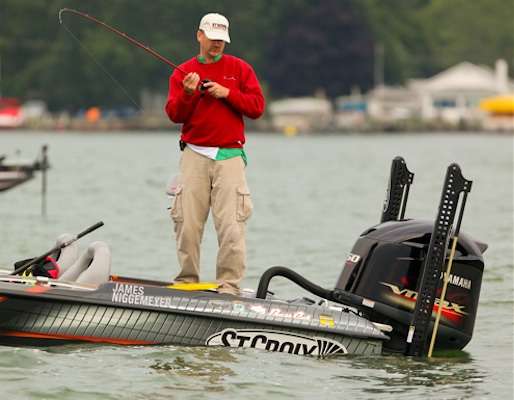 <p>
	Co-angler Tom Presnell was fishing with Elite Series pro James Niggemeyer on Day Two. </p>
