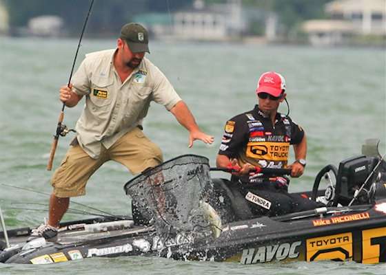 <p>
	Iaconelli nets the keeper fish for Merkley. </p>
