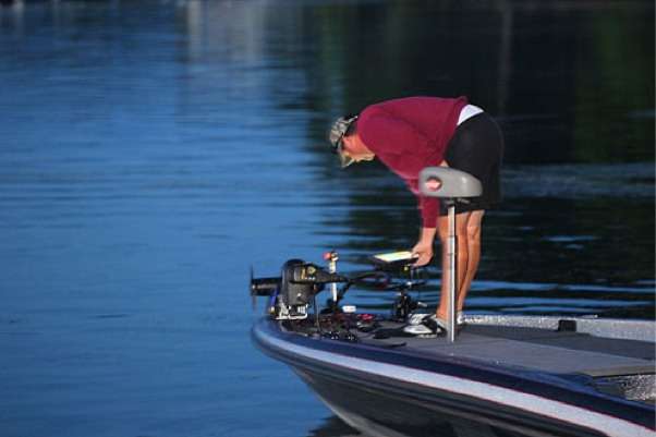 <p>
	Anglers check their electronics making sure everything is functioning correctly before competition begins.</p>
