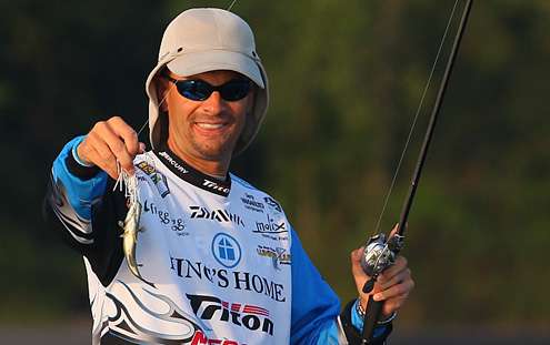 <p>
	Randy Howell was struggling to get a bite early on Day Three, and when he did, the fish were small.</p>
