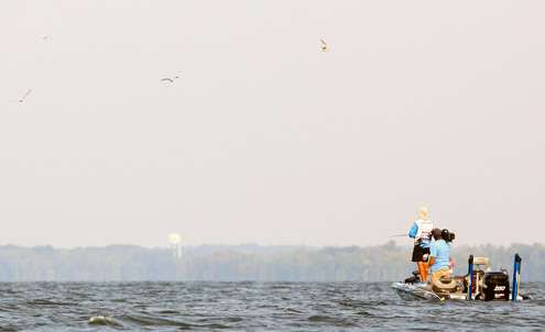 <p>
	Howell said birds working bait had been a huge key to his fishing pattern on Day Two.</p>
