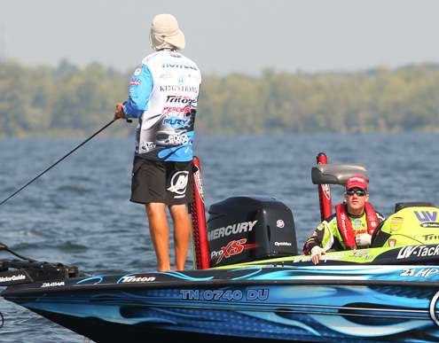 <p>
	Brent Chapman pulls alongside Randy Howell to compare midday fishing notes.</p>
