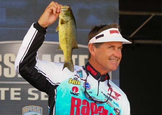 <p>
	Bernie Schultz finished 12th, showing off  this 1-13 catch. </p>
