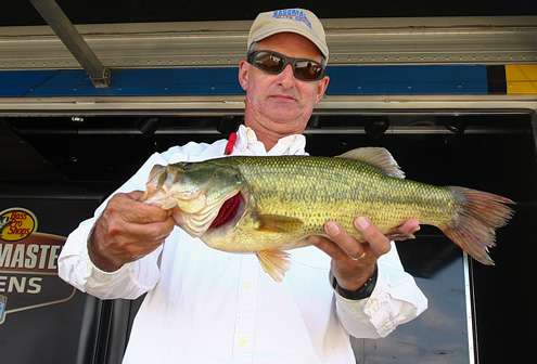<p>
	James Missel, co-angler (14th, 8-13)</p>
