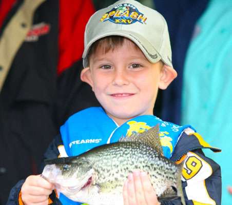 Young anglers get in on the action, too, with separate prizes awarded in the âLittle Anglers Divisionâ of the Big Bass Splash presented by Sealy Outdoors tournaments.