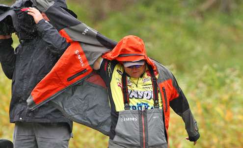 <p>
	 </p>
<p>
	In the first hour, Reese had to don his rain jacket because of a steady drizzle.</p>
