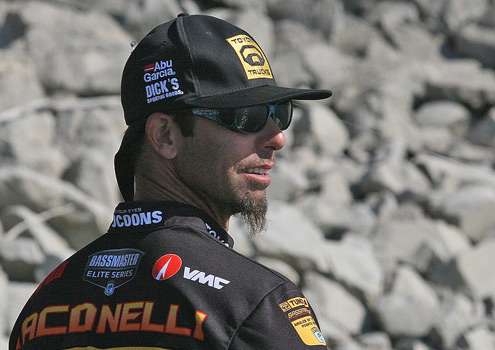 <p>
	Iaconelli reacts to the words of one of many spectators that followed him Thursday.</p>
