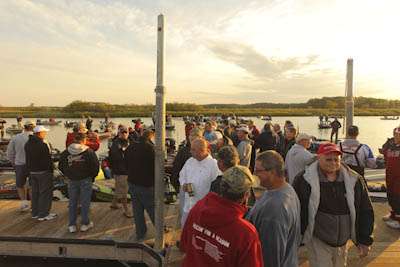 <p>
	Fans enjoy getting close to the 12 All-Star anglers.</p>
