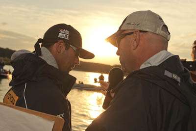 <p>
	Mike Iaconelli talks to Dave Mercer about fishing while waiting for a call from his wife, who was due to have their baby on Monday.</p>
