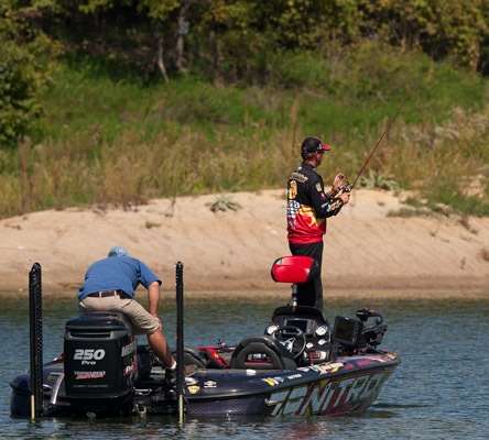 <p>
	Kevin VanDam works  a point on Day One. </p>
