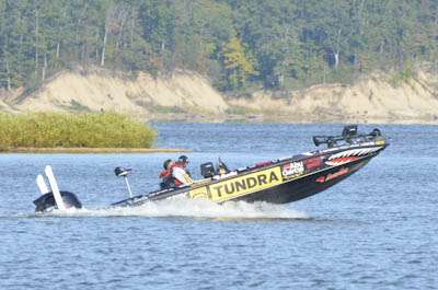 <p>
	Iaconelli takes off for his next spot.</p>
