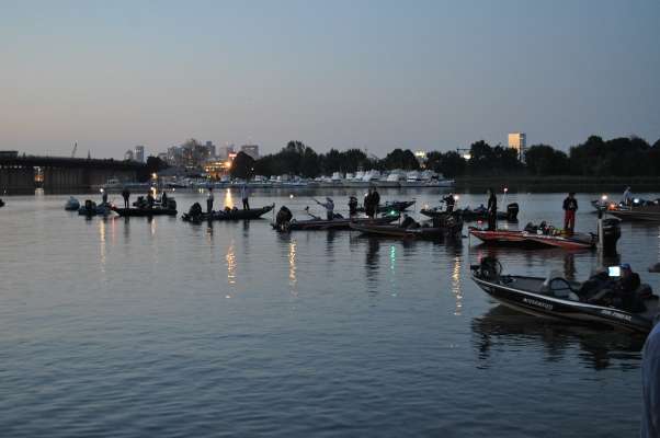 <p>
	 </p>
<p>
	The sky was clear and the temperature was a comfortable 60 degrees with no wind at 6 a.m. The weather forecast calls for a high of 79 today while the anglers are fishing.</p>
