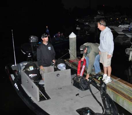 Chip Servant, right, president of the Massachusetts B.A.S.S. Federation Nation, chats with anglers before launch.