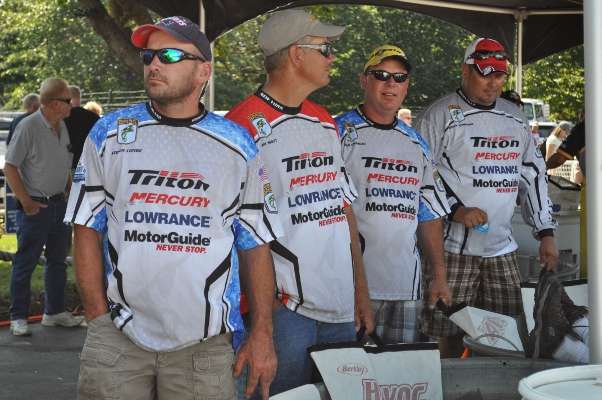 <p>
	Anglers await weigh-in on the final day of the 2012 Cabelaâs Bassmaster Federation Nation Eastern Divisional.</p>
