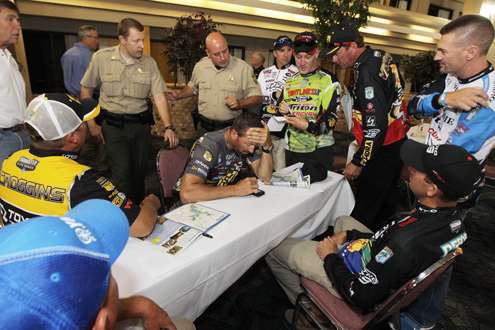 <p>
	Anglers had some questions about tournament rules. </p>
