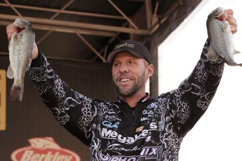 <p>
	Martens, of Leeds, Ala., had the best day of the four competitors on Lake Decatur, with a limit of bass weighing 8-13.</p>
