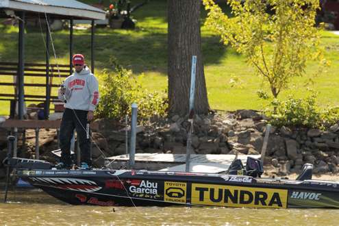 <p>
	Iaconelli slows down on a spot.</p>
