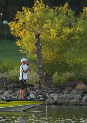 <p>
	Jeff Kriet fires cast early on Day Two on Fort Gibson Lake.</p>
