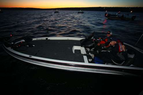 <p>
	Local favorite Tommy Biffle moves through the line and heads for his fish.</p>
