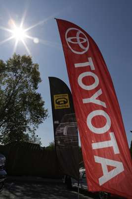<p>Anglers who participated in the Toyota Trucks Bonus Bucks Owners Tournament registered yesterday at Queenâs Landing in Mooresville, N.C., for a no-entry-fee one-day event.</p>
