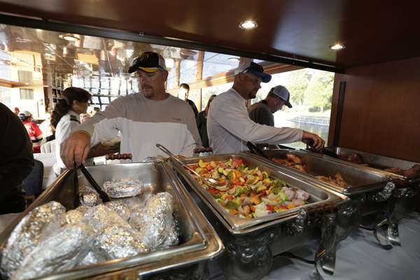<p>Competitors feasted on prime rib, chicken, potatoes and veggies on the dinner cruise.</p>
