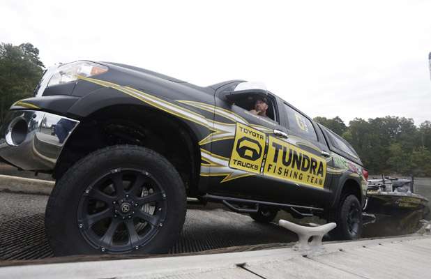 <p> </p>
<p>Gerald Swindle backs his boat into the water for a day of fun fishing. Heâs not competing in the tournament; instead, heâs among the pros taking VIPs and media out for the day.</p>
