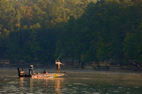 <p> </p> <p>Jason Williamson heaves a long cast early on Day Two of the Bass Pro Shops Southern Open #3 on Smith Lake in Jasper, Ala.</p> 