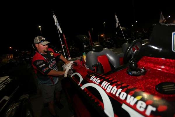 <p>Day One leader Dale Hightower cleans his boat.</p>
