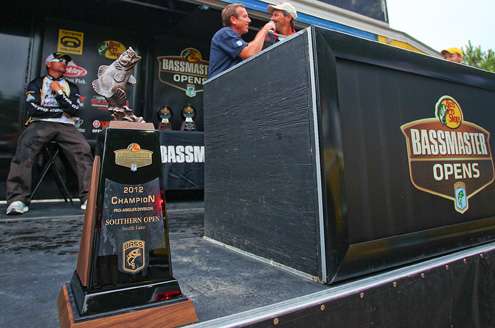 <p>In the final moments, the championâs trophy would belong to Hank Cherry or Craig Daniel. </p> 