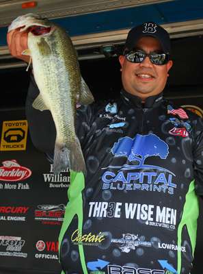 <p>Russell Chargualaf, co-angler (6th, 6-5)</p>
